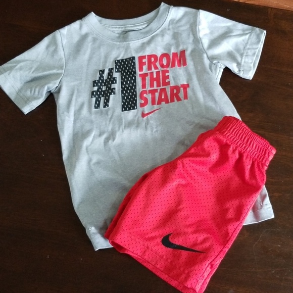 Nike outfit - Picture 1 of 1